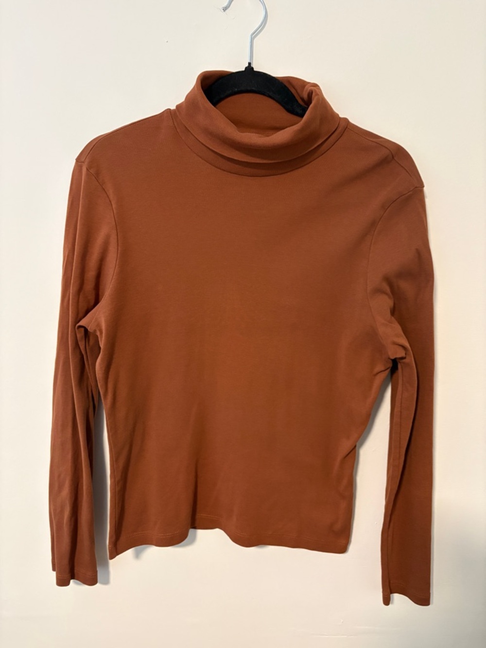 KOTN Women's Rust Turtleneck Long Sleeve